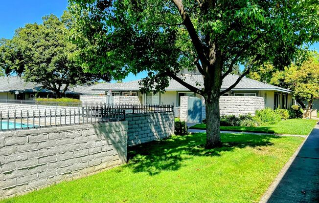 1 bed, 1 bath, 690 sqft, $1,400, Unit 54