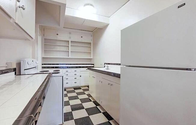 1 bed, 2 baths, 737 sqft, $1,450, Unit 101