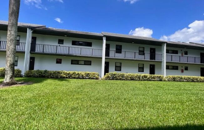 1 bed, 1 bath, 785 sqft, $1,895, Unit V107