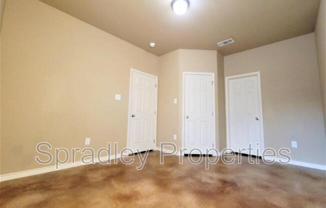 3 beds, 2 baths, 1,350 sqft, $1,495