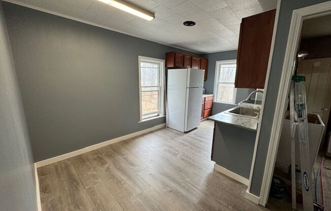 2 beds, 1 bath, $1,500, Unit Unit 3