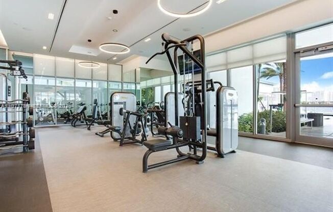 2 beds, 2 baths, 1,670 sqft, $5,500, Unit 17301 Biscayne Blvd unit 1103