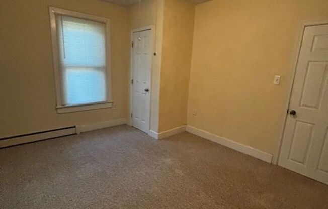 2 beds, 1 bath, $1,600