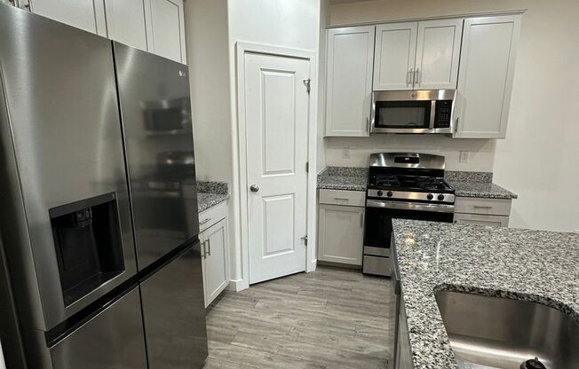 Deposit Moves You In This January! 3 Bed, 2.5 Bath Townhome in West Haven