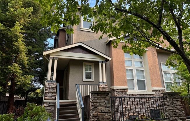 COMING SOON! | $3,700 / 3BR GORGEOUS CENTRAL FREMONT TOWNHOME IN PARKMONT