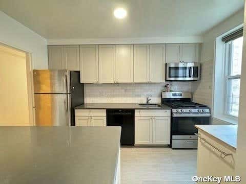 1 bed, 1 bath, $2,500, Unit 3B