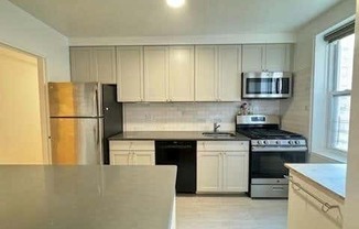 1 bed, 1 bath, $2,500, Unit 3B