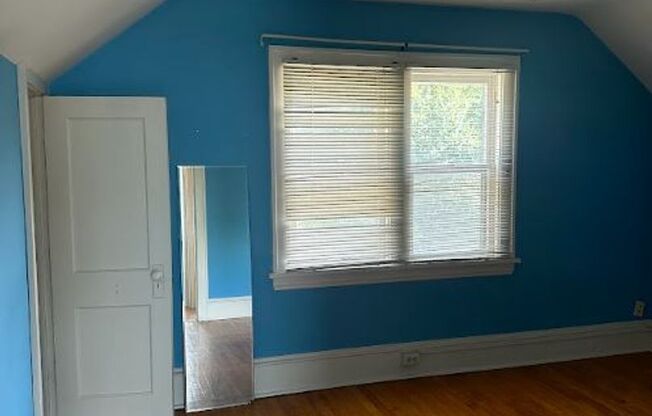 2 beds, 1 bath, $1,699