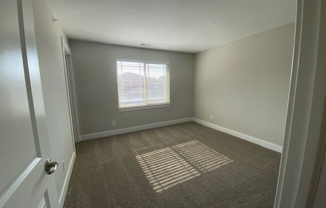 3 beds, 2 baths, 1,381 sqft, $2,371, Unit 2119-201