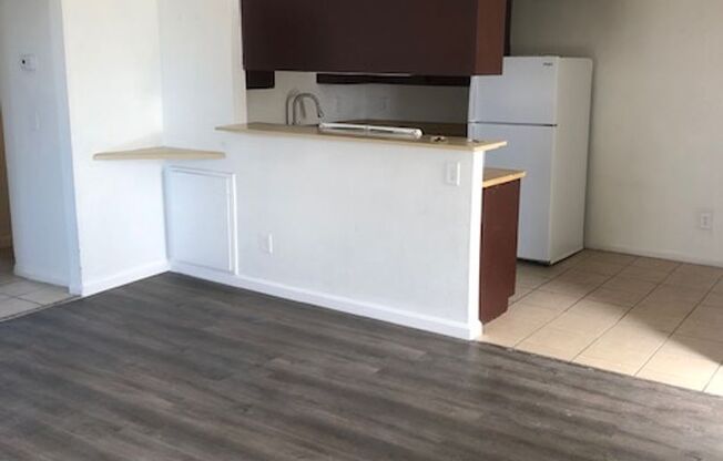 2 beds, 1 bath, $950