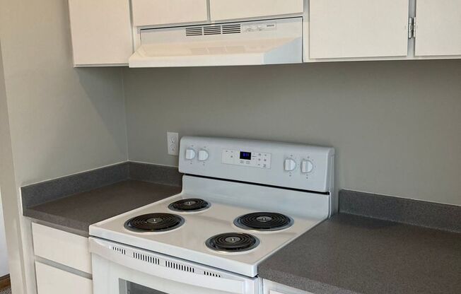 1 bed, 1 bath, 593 sqft, $925, Unit 34