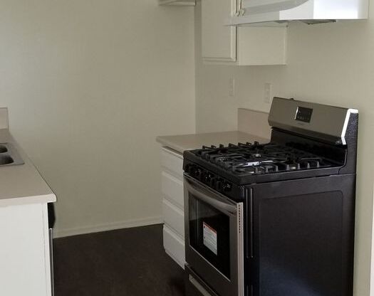 Studio, 1 bath, 475 sqft, $1,745, Unit 213