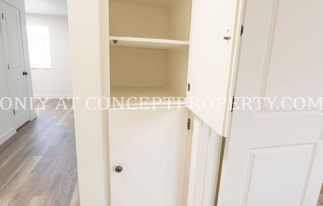 2 beds, 1 bath, 900 sqft, $1,619, Unit 27