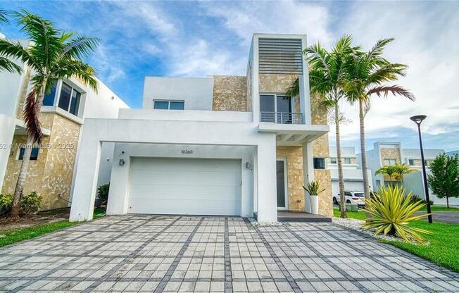 10360 NW 68 TER