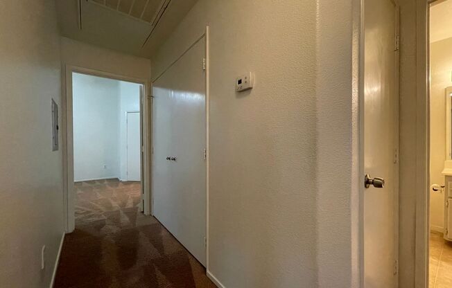 2 BED 2 BATH CONDO IN GATED COMMUNITY!