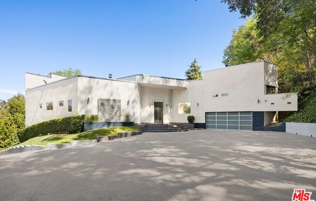 2666 HUTTON DR