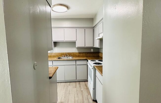 2 beds, 1 bath, 830 sqft, $1,495, Unit 216