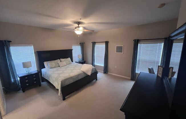 3 beds, 2.5 baths, $5,000, Unit #201