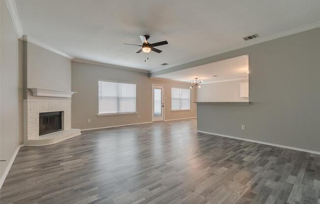 720 KIM LN