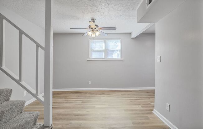 2 beds, 1 bath, 825 sqft, $995, Unit 6120-A
