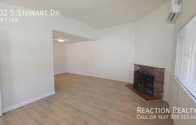 502 S STEWART DR