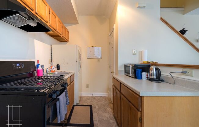 2 beds, 1 bath, $1,425, Unit 1166 Mt. Pleasant