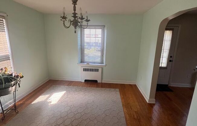 3 beds, 1 bath, $1,800