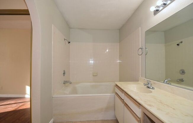 2 beds, 2 baths, $1,550, Unit # 1247