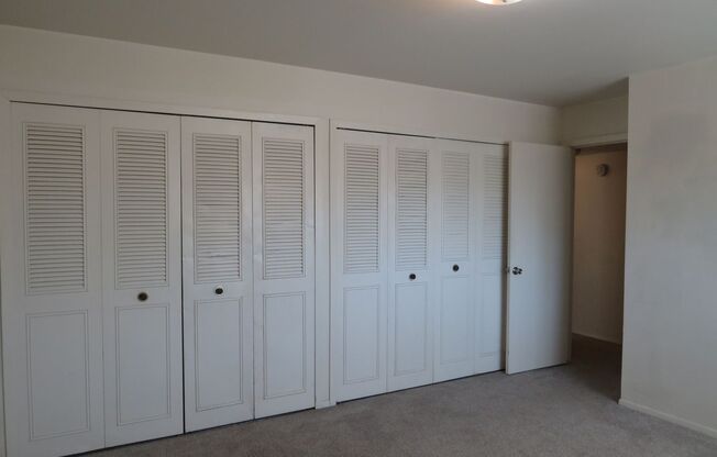 2 beds, 1 bath, 954 sqft, $1,300, Unit #A