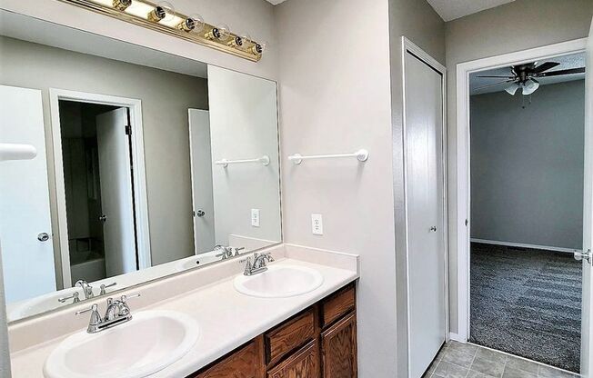 2 beds, 1.5 baths, $1,695, Unit #C