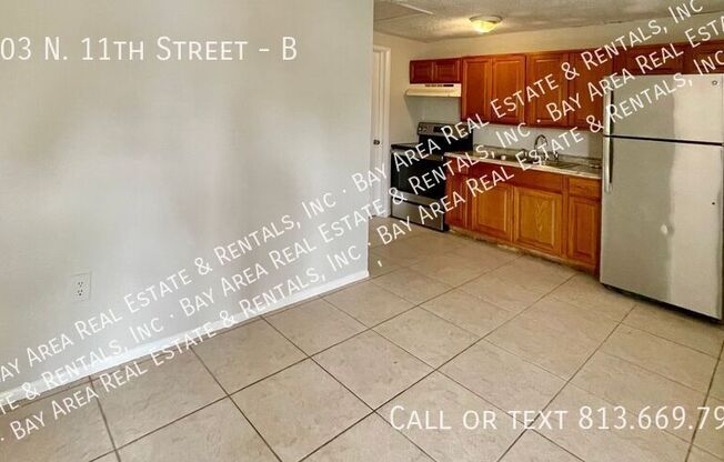 9803 N 11 ST