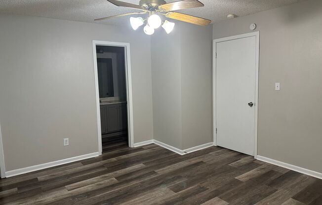 1 bed, 1 bath, 800 sqft, $695, Unit Unit 20