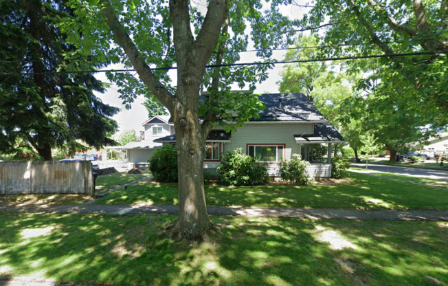 $250 OFF FIRST MONTH - 3 Bedroom House in NE Salem
