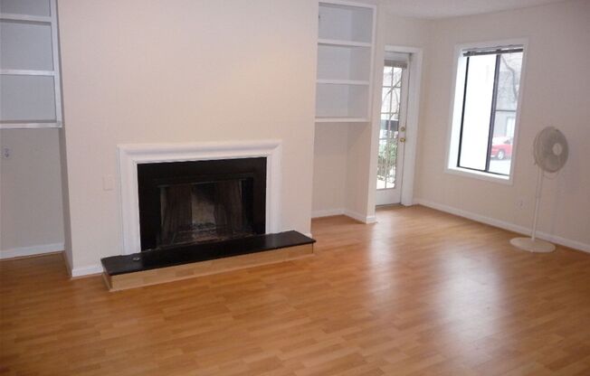 Ground Floor Condo Near Emory, CDC & Decatur
