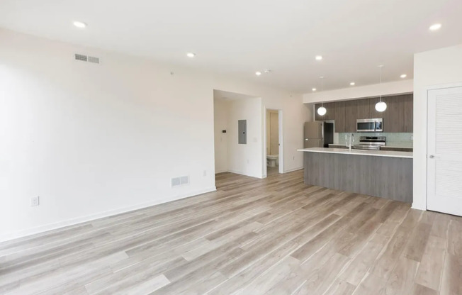 2 beds, 2 baths, 900 sqft, $1,795, Unit Unit 1655 D