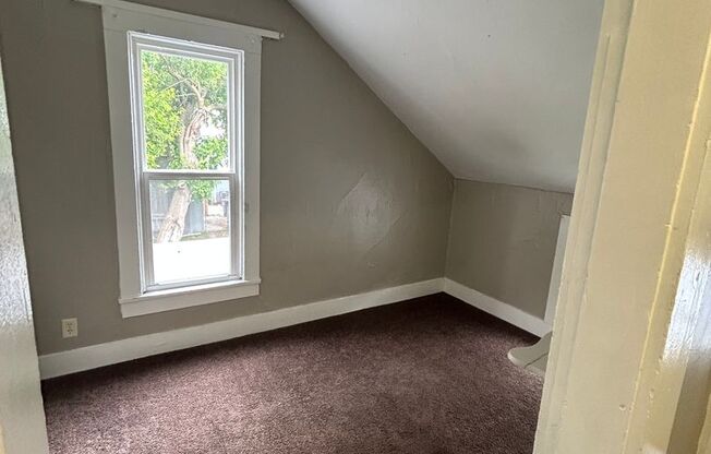 Studio, 1 bath, $655, Unit 4