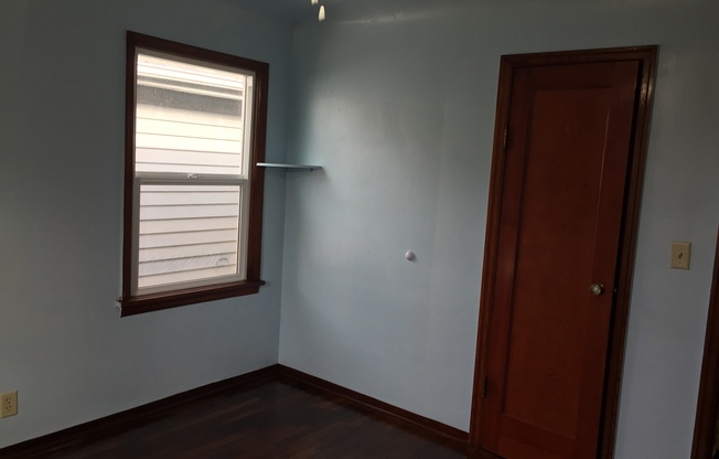 2 beds, 1 bath, $1,395