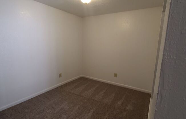 1 bed, 1 bath, 747 sqft, $860