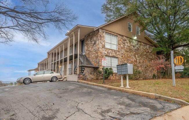 1 bed, 1 bath, 656 sqft, $875, Unit 18