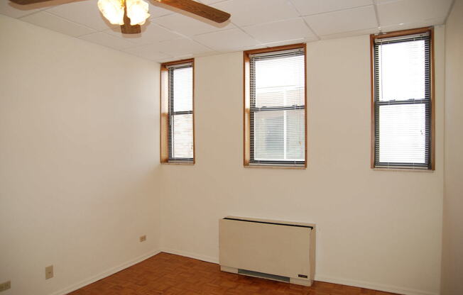 2 beds, 1 bath, 900 sqft, $2,650, Unit 620-402
