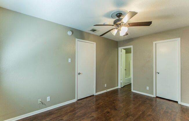 1 bed, 1 bath, 595 sqft, $950, Unit 13A