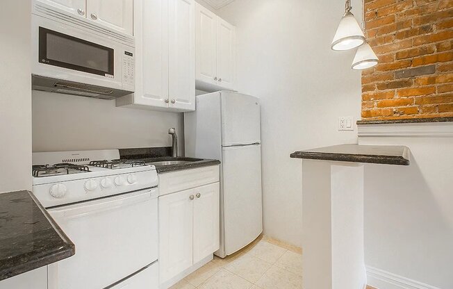 28 W 90 ST