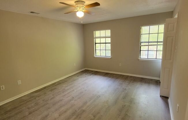 Nice Townhouse on Victory Dr