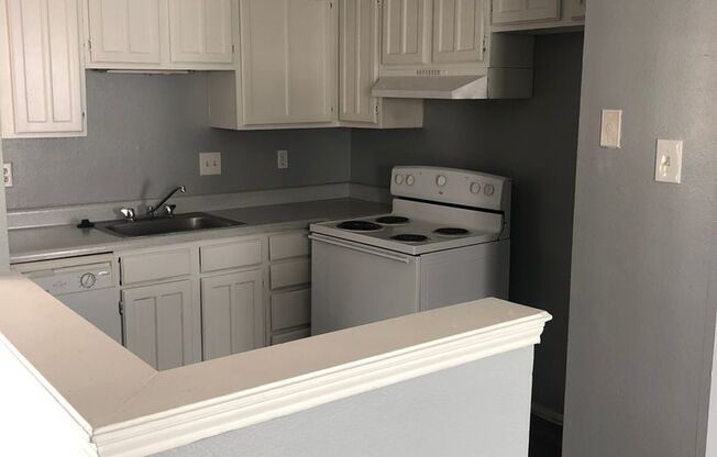 1 bed, 1 bath, 470 sqft, $745, Unit 213