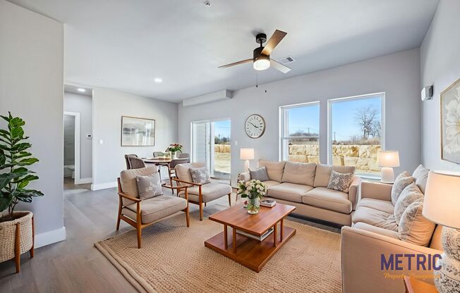 2 beds, 2 baths, 900 sqft, $1,185, Unit 131