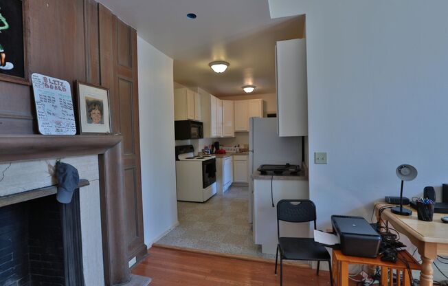 2 beds, 1 bath, $1,985