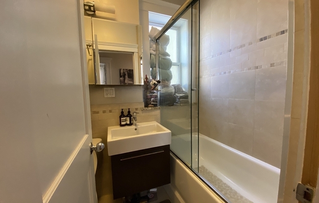 1 bed, 1 bath, 500 sqft, $3,000, Unit 30