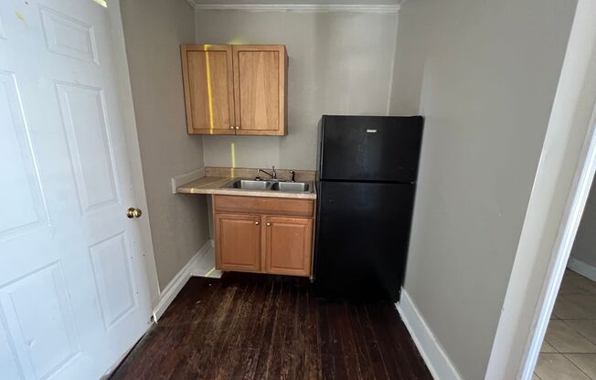 1309 6Th St SE $995 1bed/1bath