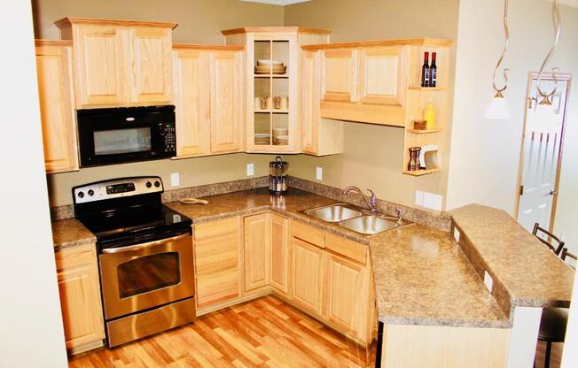 3Bed*2.5Bath plus loft*1767SqFt. Great Amenities! Avail Aug 1