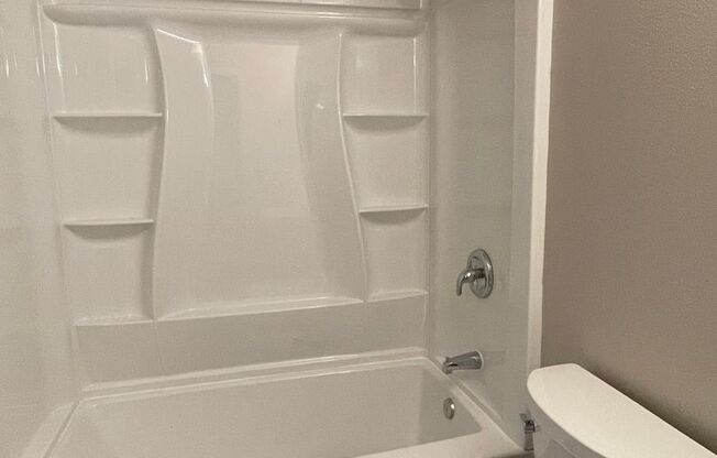2 beds, 1 bath, 945 sqft, $1,500, Unit 029